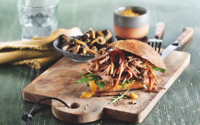 Pulled_Beef_Burger_mit_Knoblauchpilzen_18x13cm Pulled_Beef_Burger_mit_Knoblauchpilzen_18x13cm