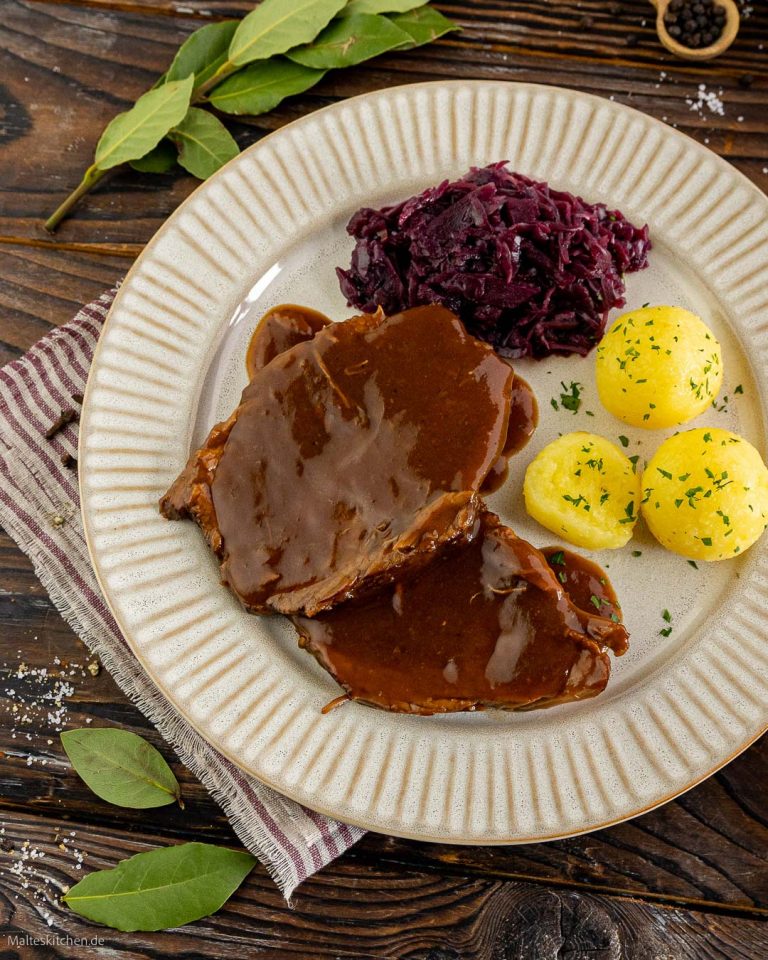 Rinderschmorbraten mit Rotkohl und Klößen (von MALTESKITCHEN) – Château ...